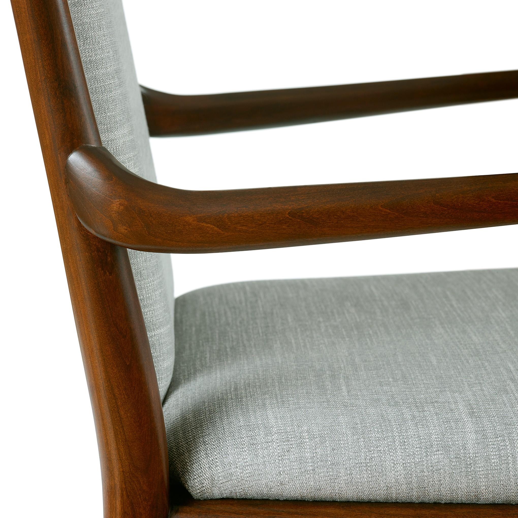 Fauteuil rembourré à accoudoirs